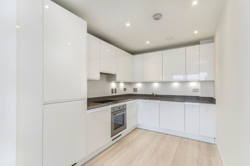 Apartment in London - View 3