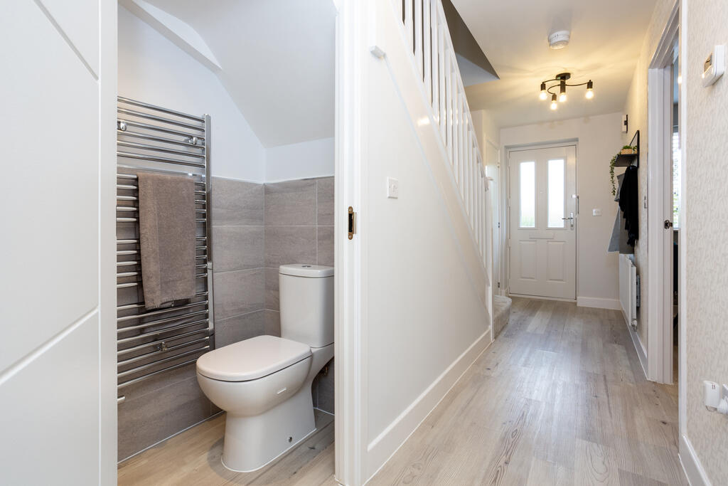 House in Malvern Hills, Broadheath - More
