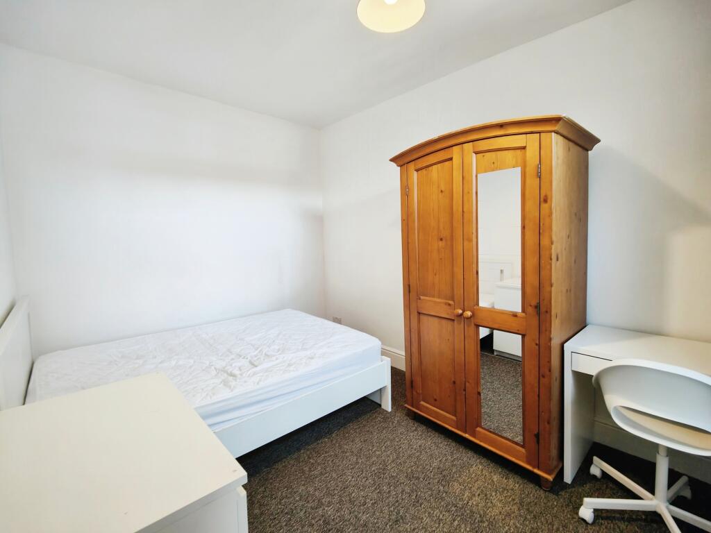 Main image of property: Byron Street, Northampton, Northamptonshire, NN2