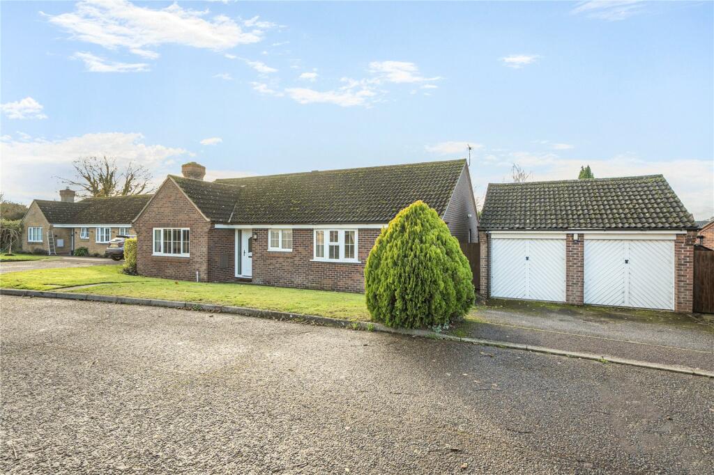 3-bed bungalow on Walnut Close, Hopton, Diss, Suffolk, IP22, £450,000
