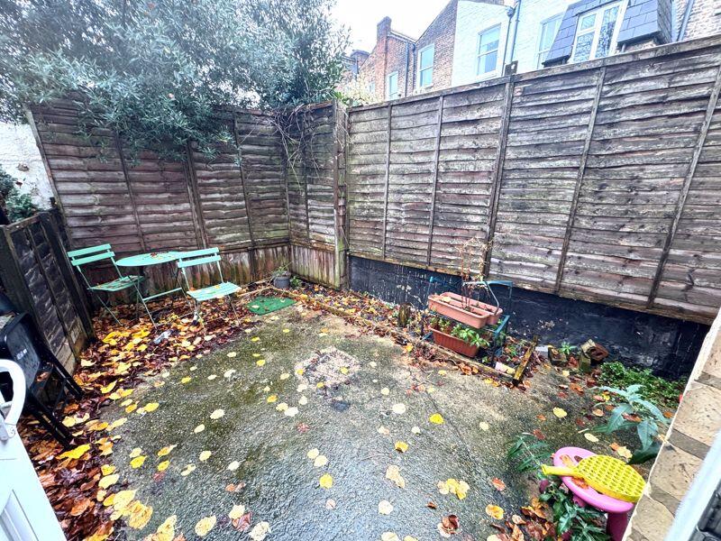 Mountgrove Road, London - View 5