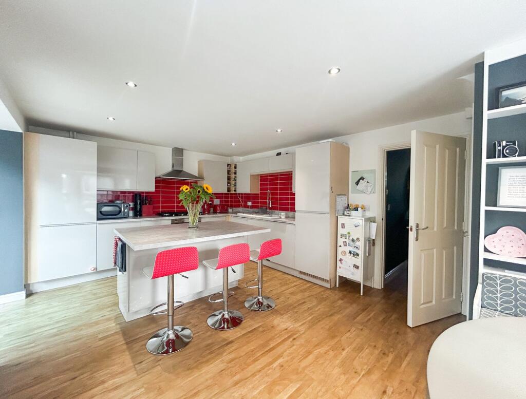Devon Drive, Biggleswade, SG18 photo 3