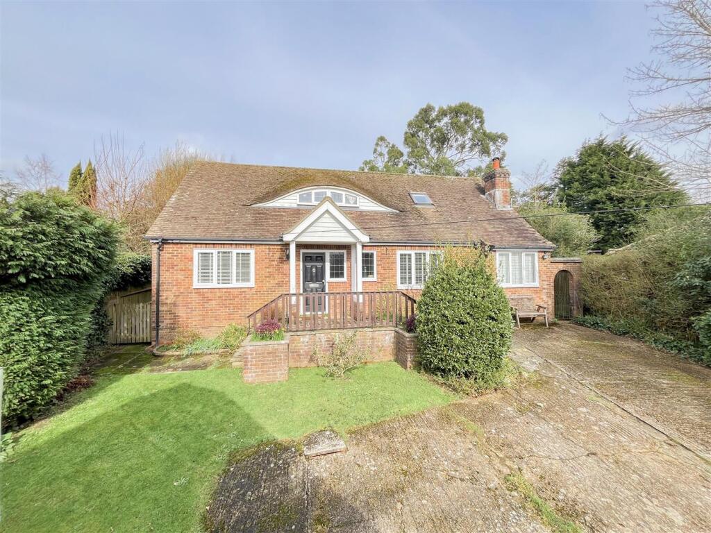 Main image of property: Cross In Hand, Heathfield, TN21 0QN