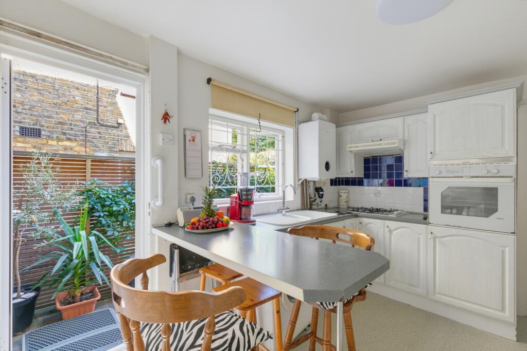 House in London - View 2