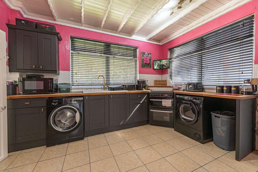 House in Newport, Ynysddu - View 2