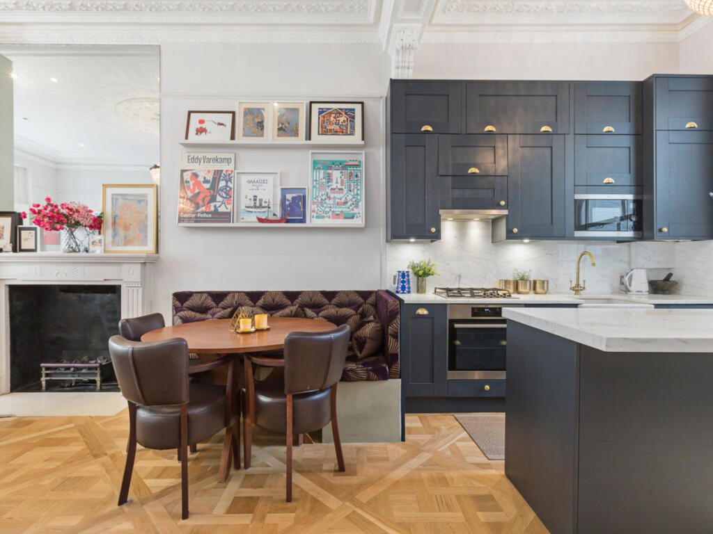 Apartment in London - More
