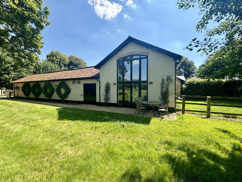 Main image of property: Seven Hills, Ingham