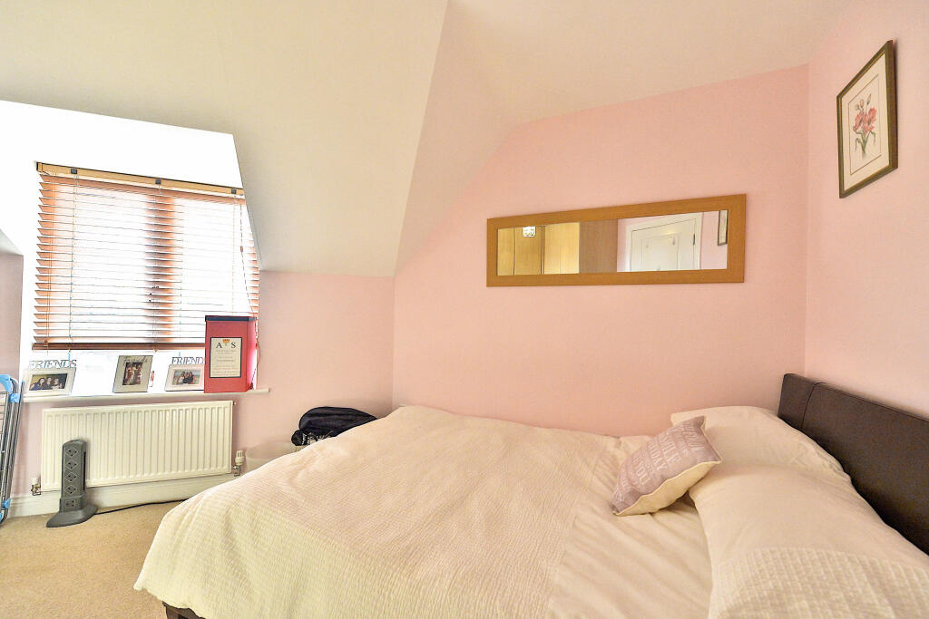 Apartment in Milton Keynes - View 5