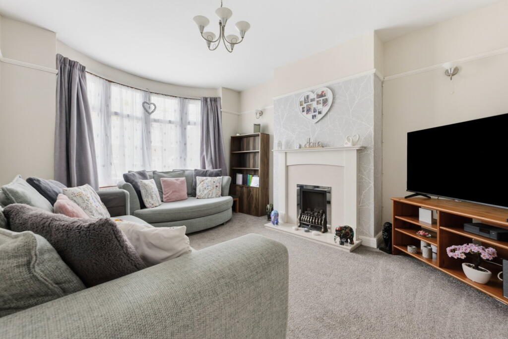 Main image of property: Edwin Street, Daybrook, Nottingham, Nottinghamshire, NG5 6AX