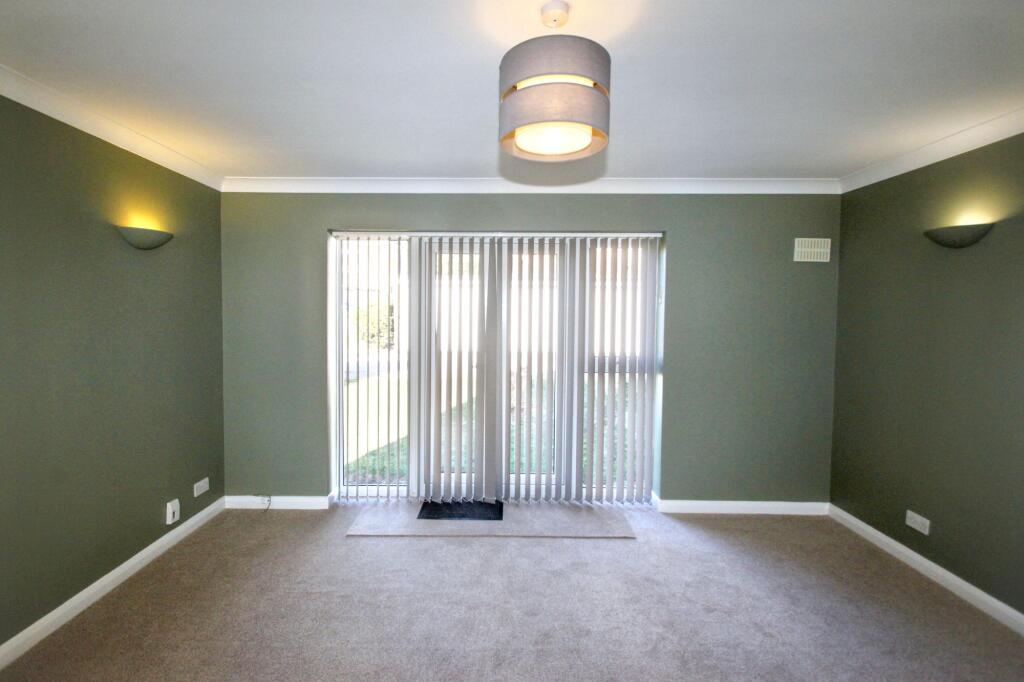 Apartment in Ilford - More