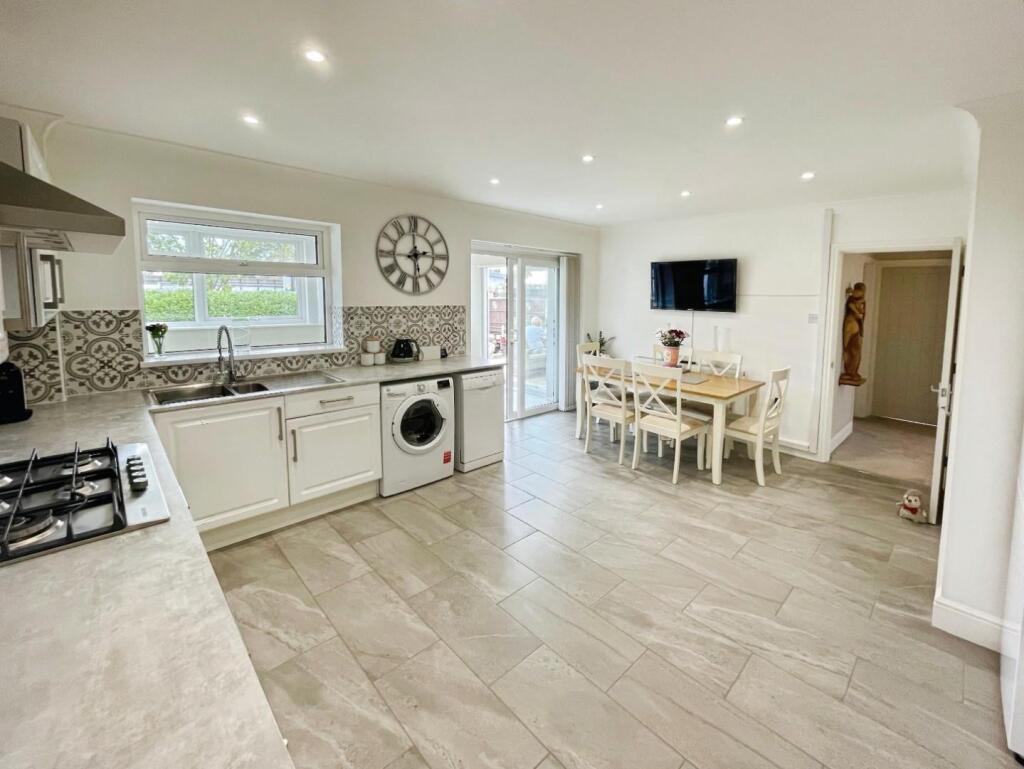 House in Brandon - View 5