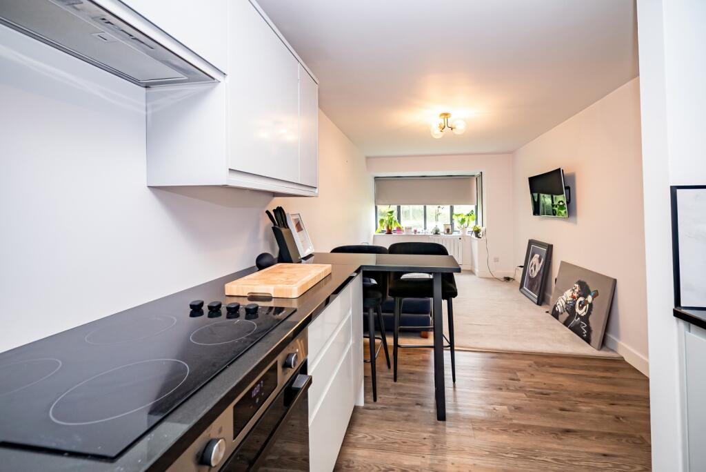 Fryers Court, High Wycombe photo 2