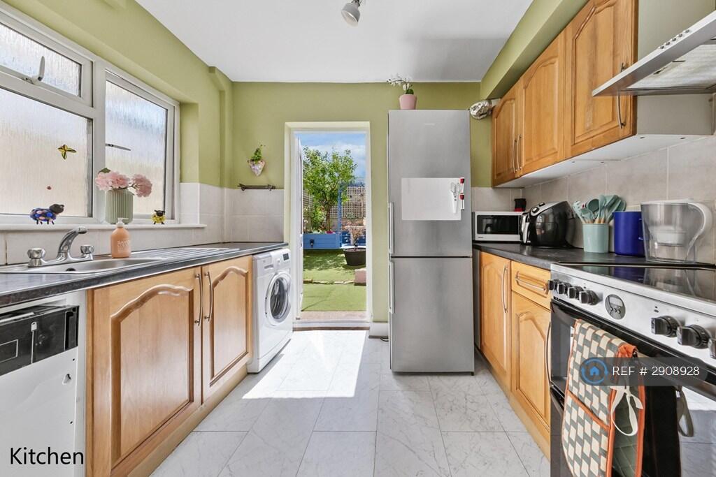 1 bedroom house share for rent