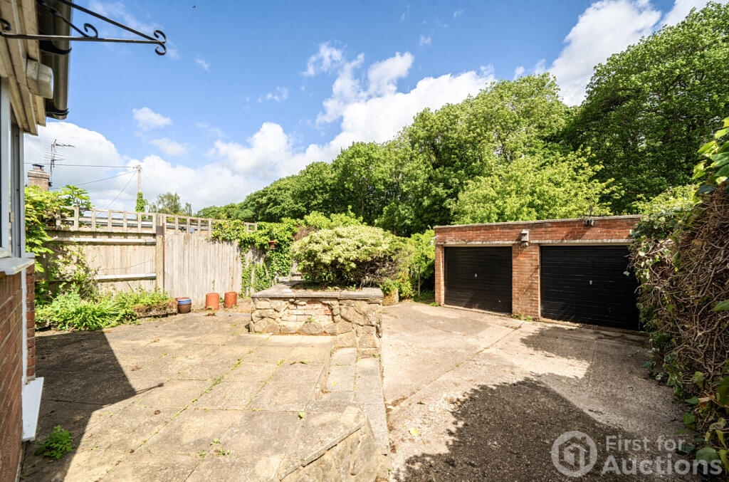 House in Hemel Hempstead, Hazlemere - View 2