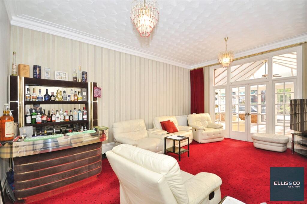 House in London, Church End - View 4