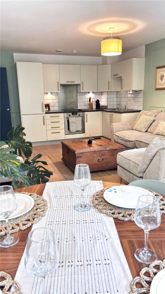 Apartment in Manchester - More