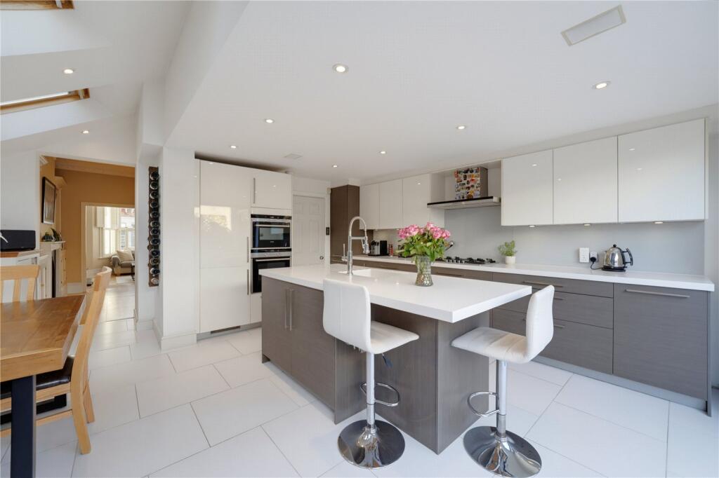 House in London, Falcon Estate, Clapham Junction - More