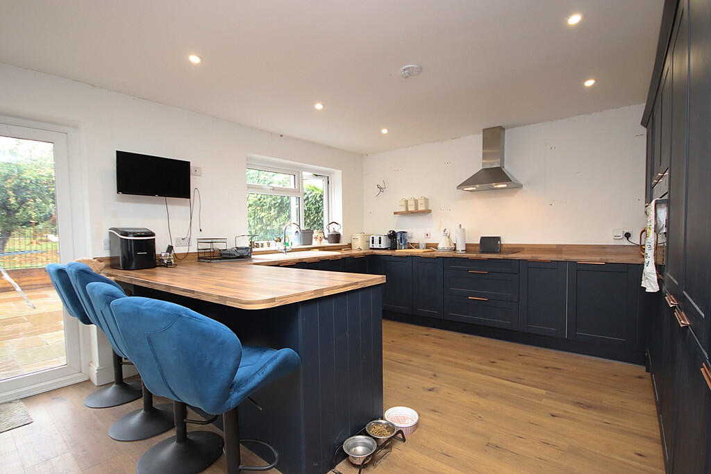 House in Horsham, Tedfold, Billingshurst - View 2