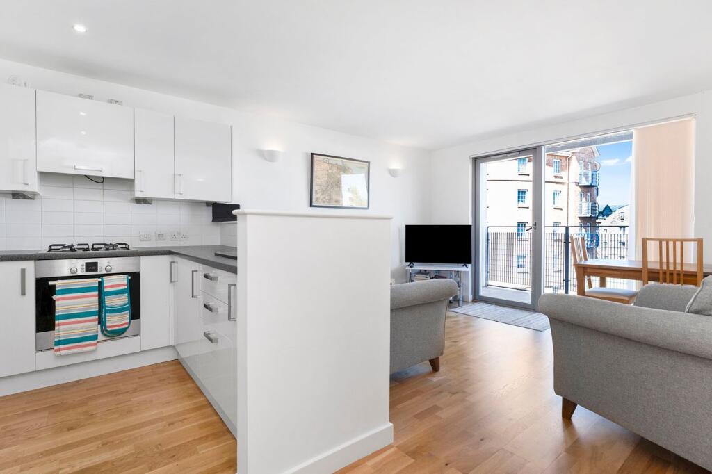 Apartment in Edinburgh - More