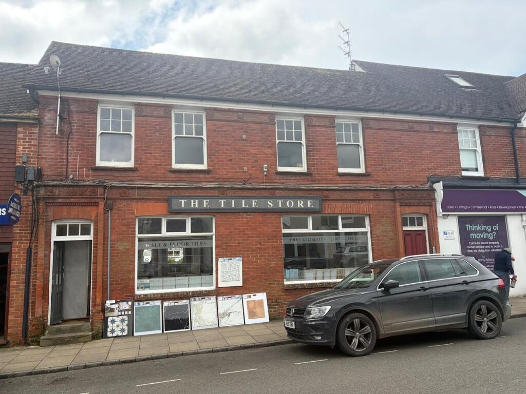 Main image of property: 22 Lavant Street, Petersfield, GU32 3EW