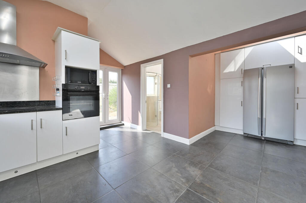 House in Watford - View 4