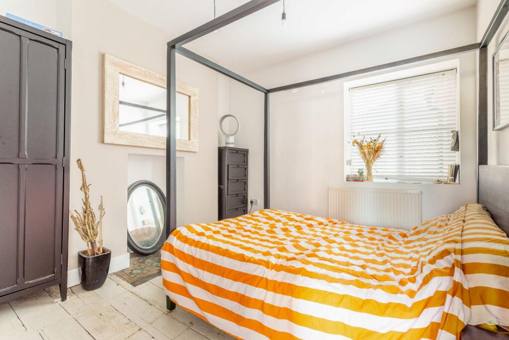 Apartment in Brighton - View 4