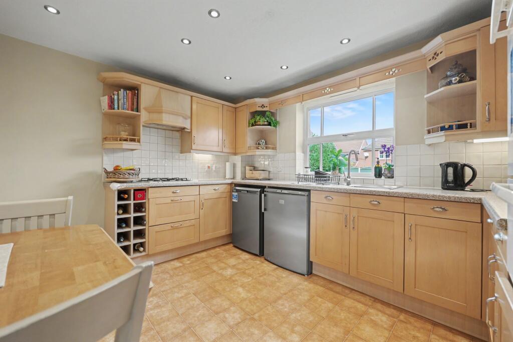 Eglantine Close, Oadby, LE2 - View 6