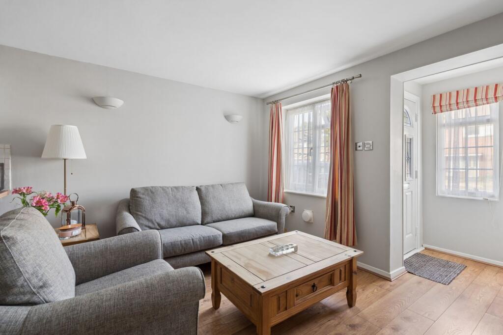 House in Slough, Colnbrook with Poyle - More
