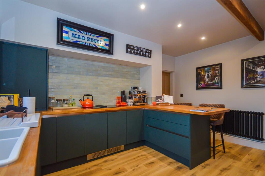 House in Wakefield, Crigglestone - View 3