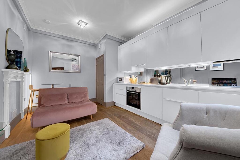 Main image of property: Randolph Avenue, Little Venice, W9