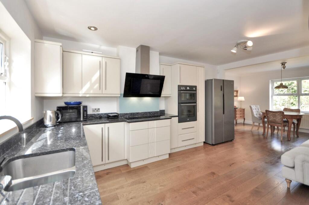Loddington Way, Mawsley Village photo 3