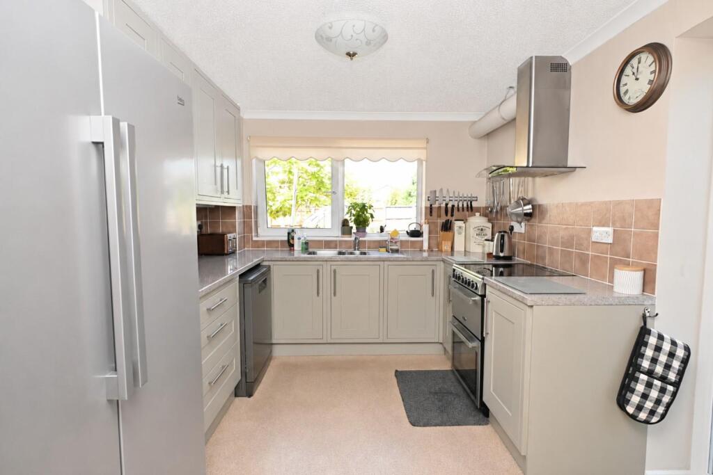 House in Basingstoke and Deane, Winklebury - View 2