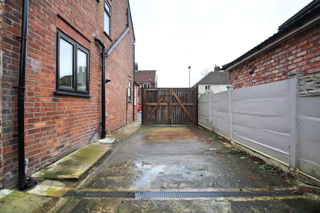 20, Derwent Street, Manchester, M29 photo 4