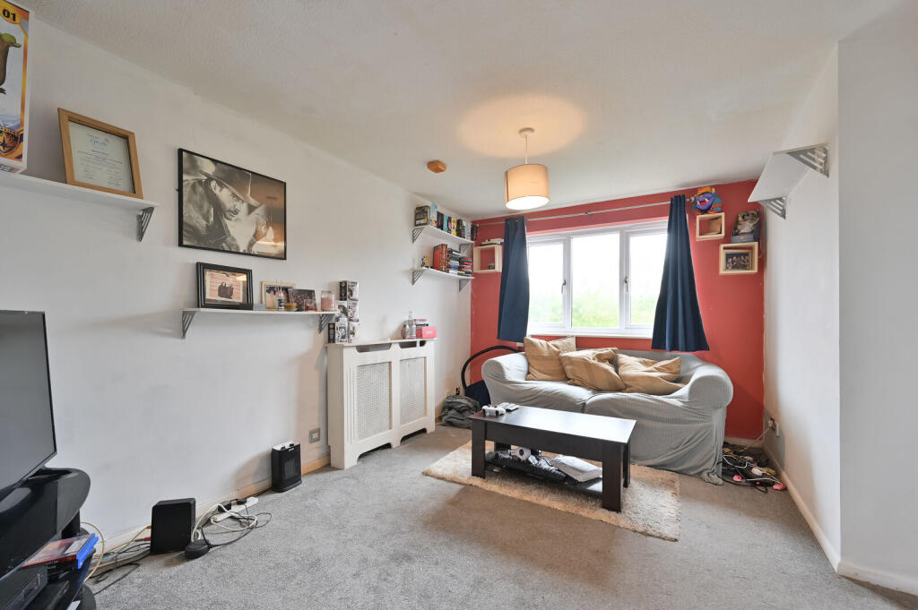 Apartment in Watford - View 4