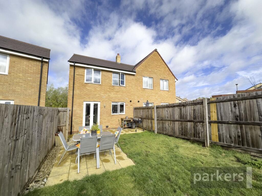 3-bed semi-detached on Thornbury Road, Eynsham, Witney, Oxfordshire, OX29, £400,000