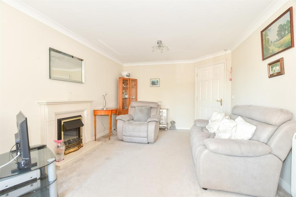 Massetts Road, Horley, Surrey photo 2