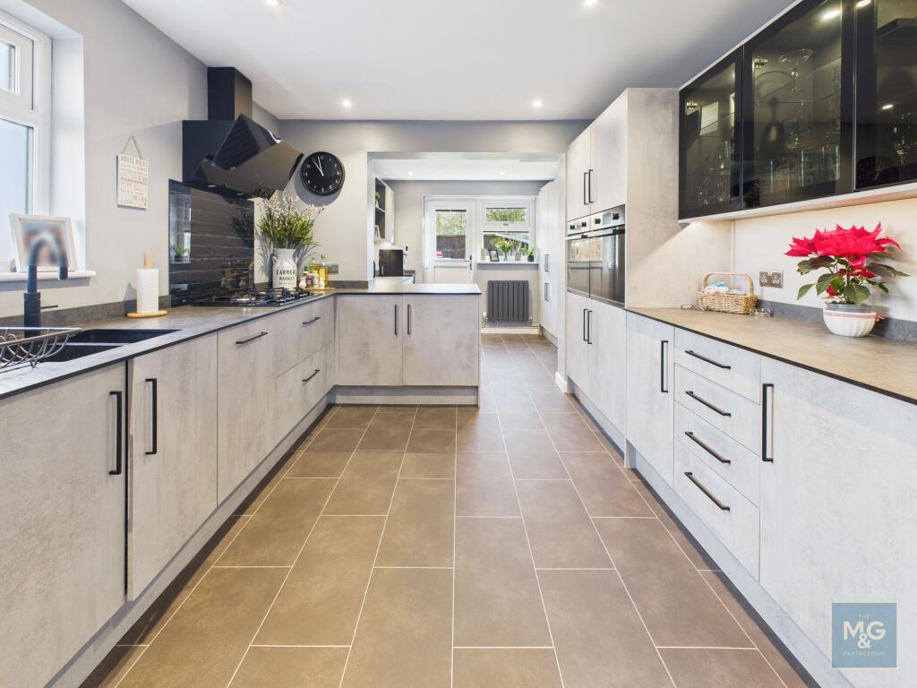 House in West Suffolk, Moreton Hall, Bury St Edmunds - View 2