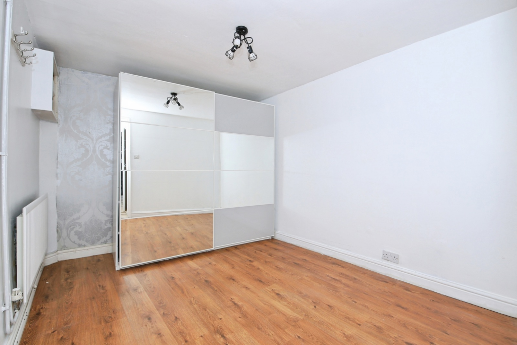 Apartment in Huntingdon, Newtown - View 4