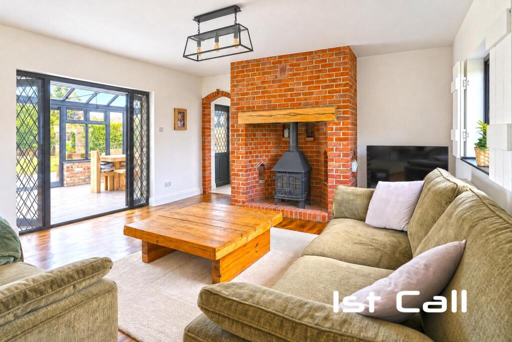 House in Southend-on-Sea - More