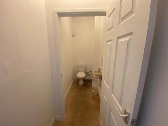 Bathroom 1.jpg