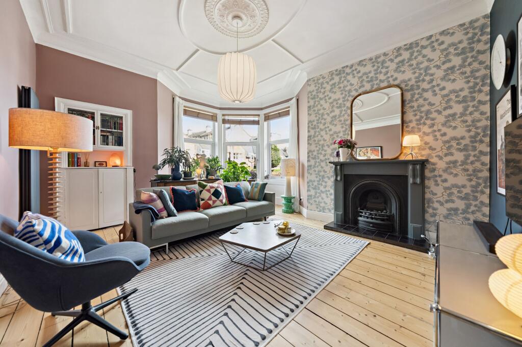 Main image of property: 137 Tantallon Road, Flat 0/1, Shawlands, Glasgow, G41 3LU