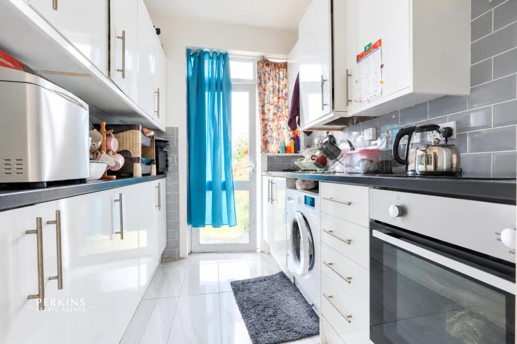House in Harrow - View 4