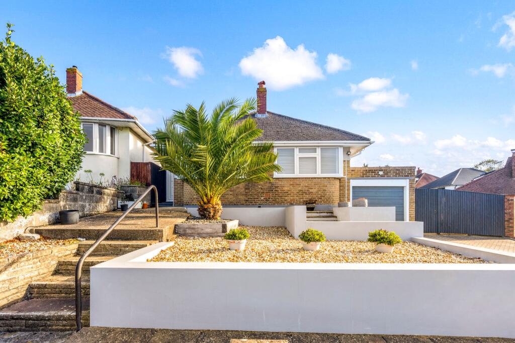 3-bed detached on Braeside Avenue, Brighton, BN1, £550,000