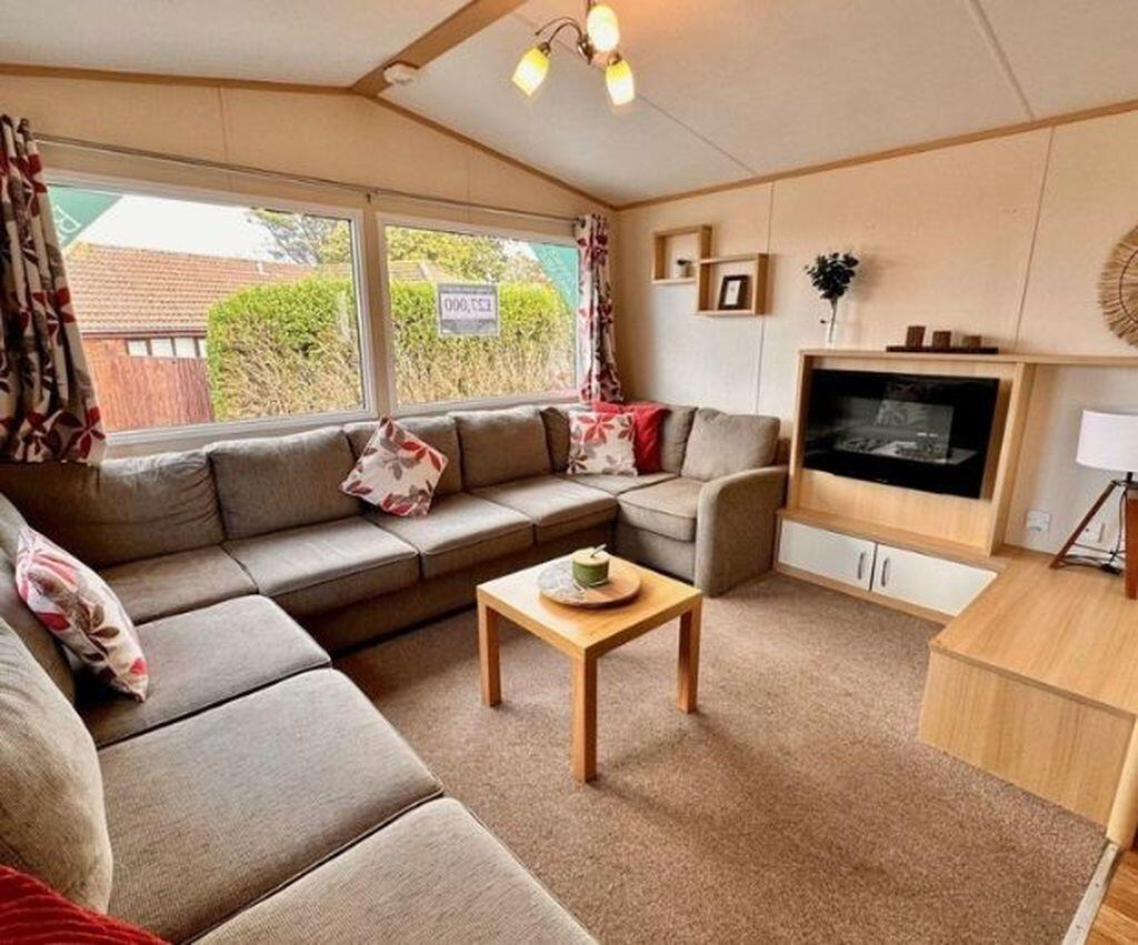 Main image of property: Hoburne, Blue Anchor