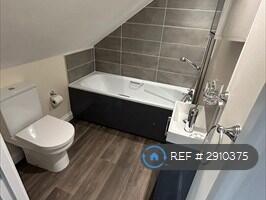 4 bedroom semi-detached house for rent
