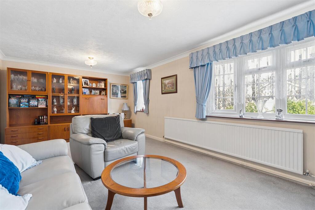 House in Sevenoaks, Hartley - More