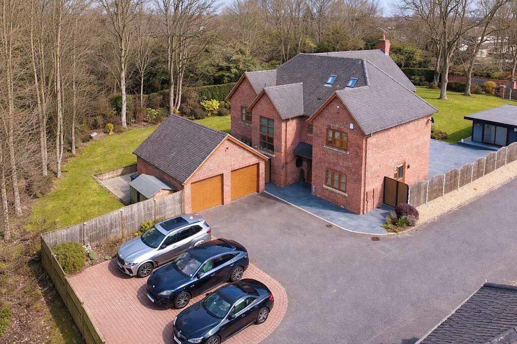 Main image of property: Oakleaf Gardens, Pelsall, WS3 4AT