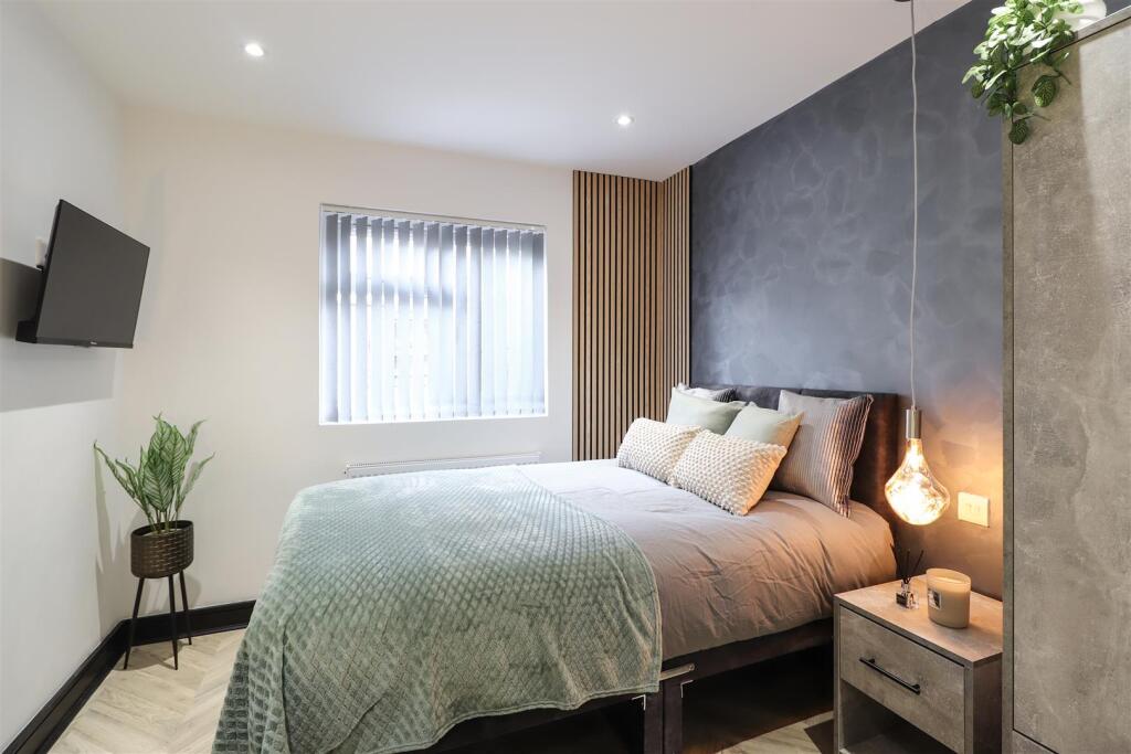 Apartment in Coventry - More