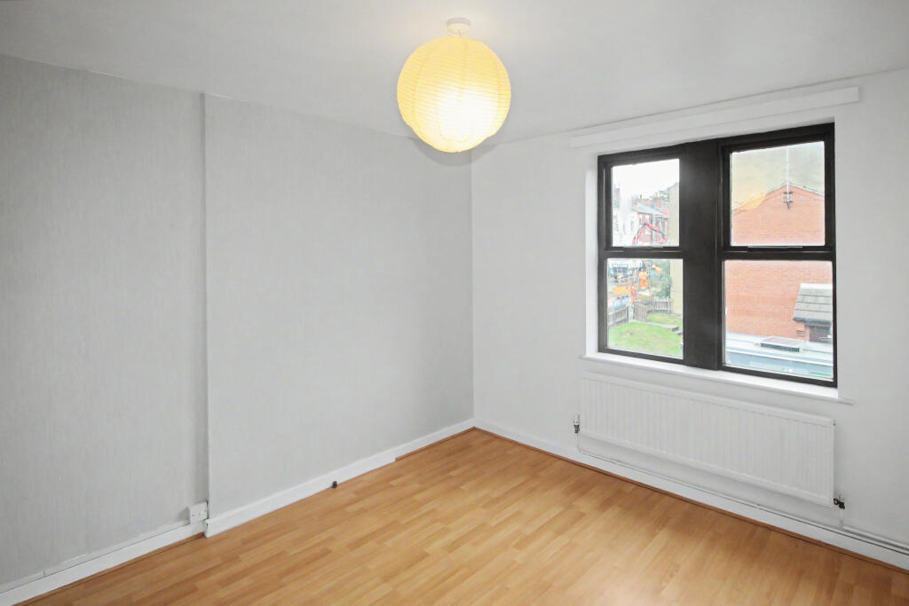 Apartment in Wakefield - More