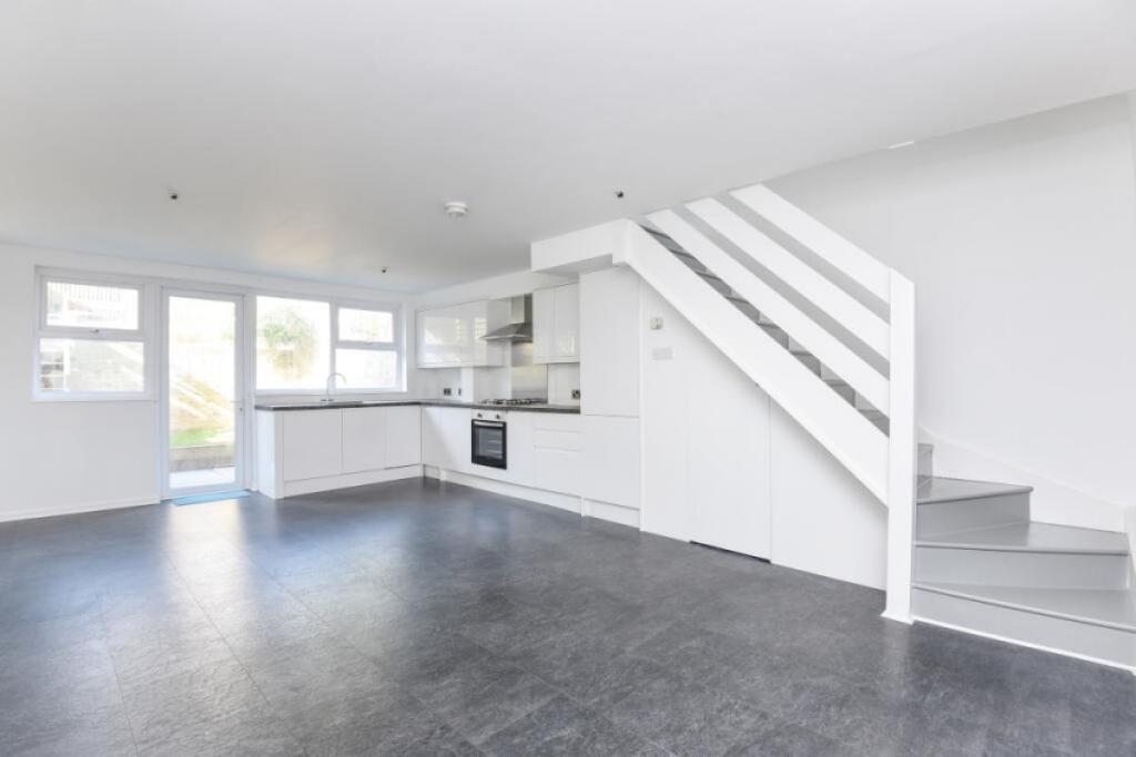 Main image of property: Franklin Close, London, SE27